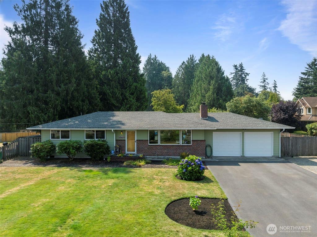 Photo of 10615 SE 244th Street, Kent, WA 98030 (MLS # 2561057)