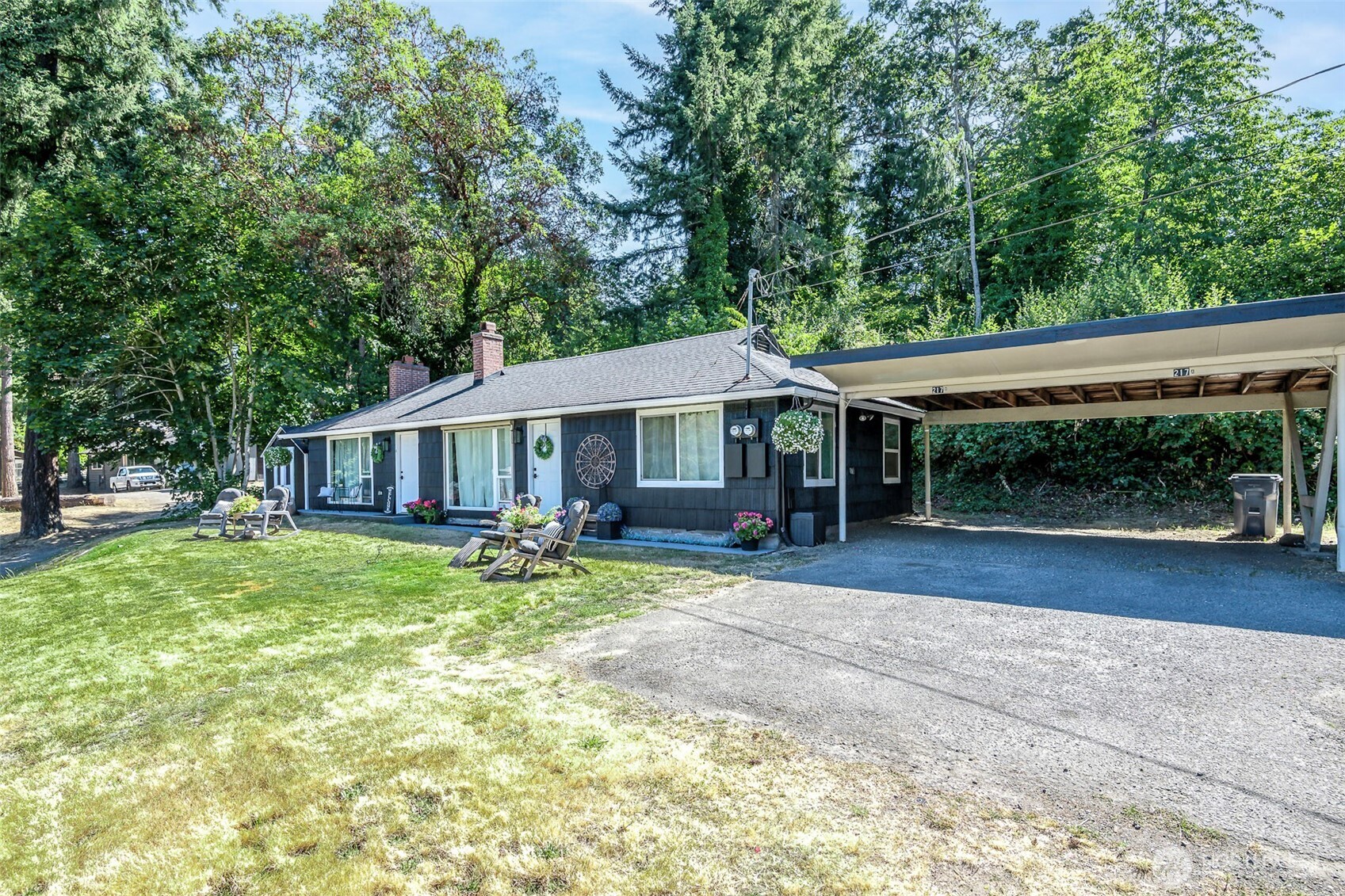 217 Lake Louise Drive SW