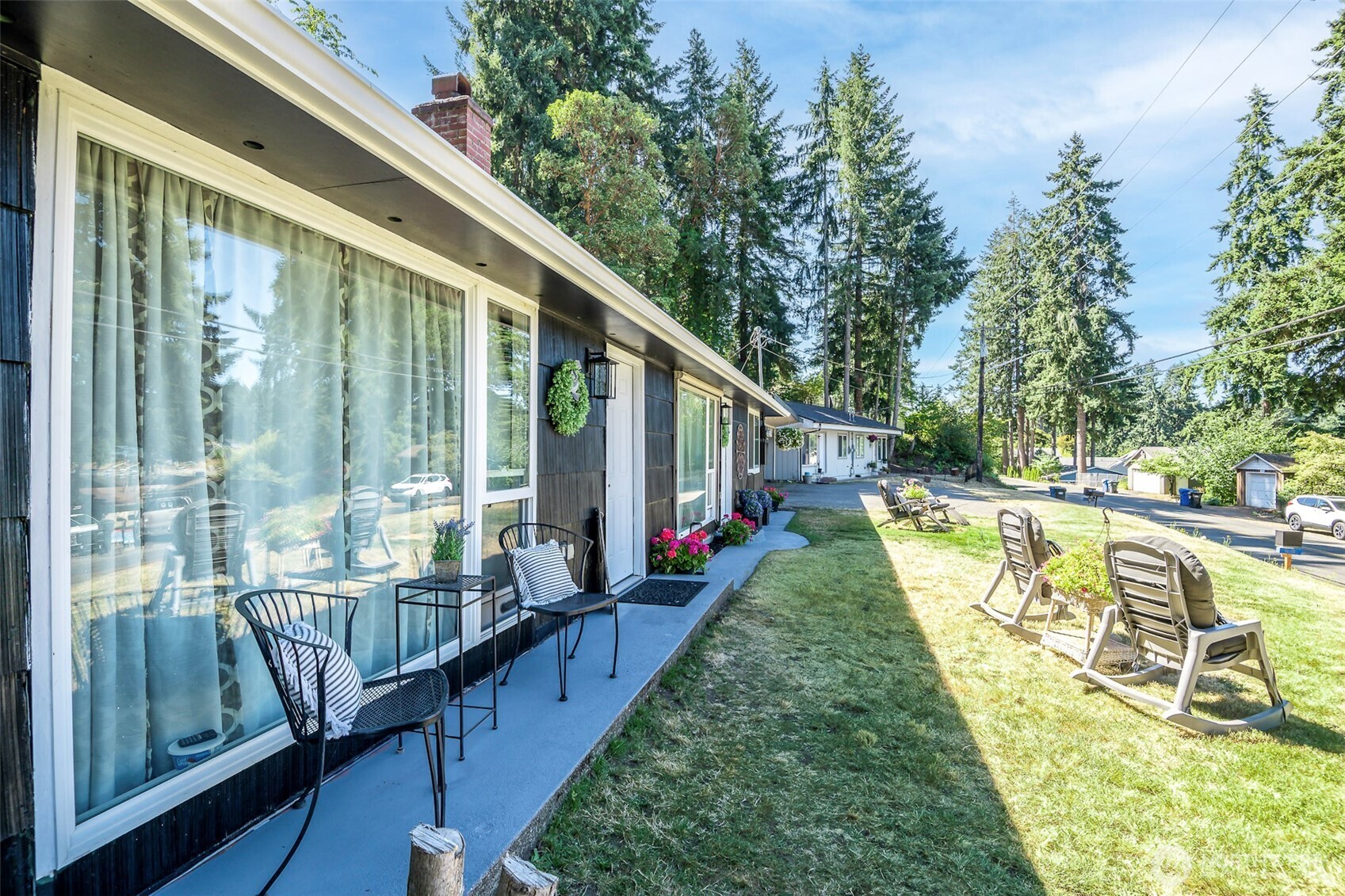 217 Lake Louise Drive SW