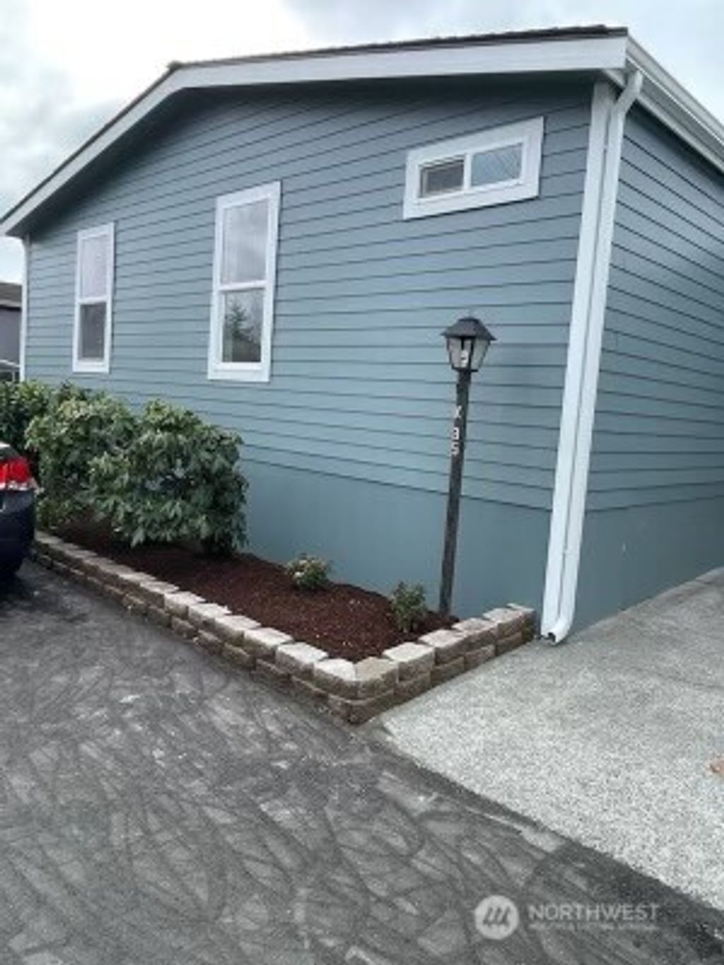 Photo of 415 Lakeview Rd Rd #K35, Lynnwood, WA 98087 (MLS # 2353355)