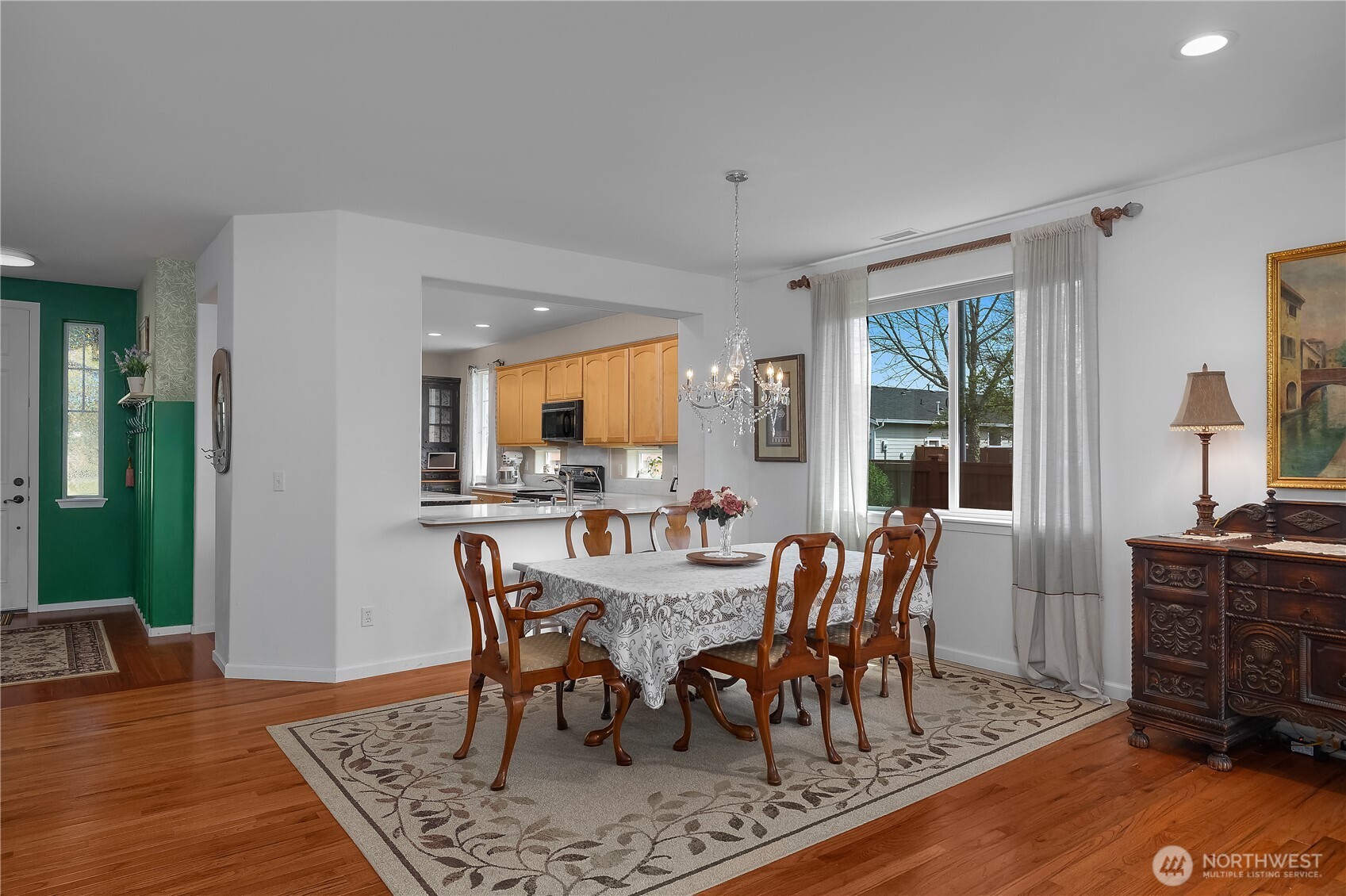 4407 Blakley Loop NE