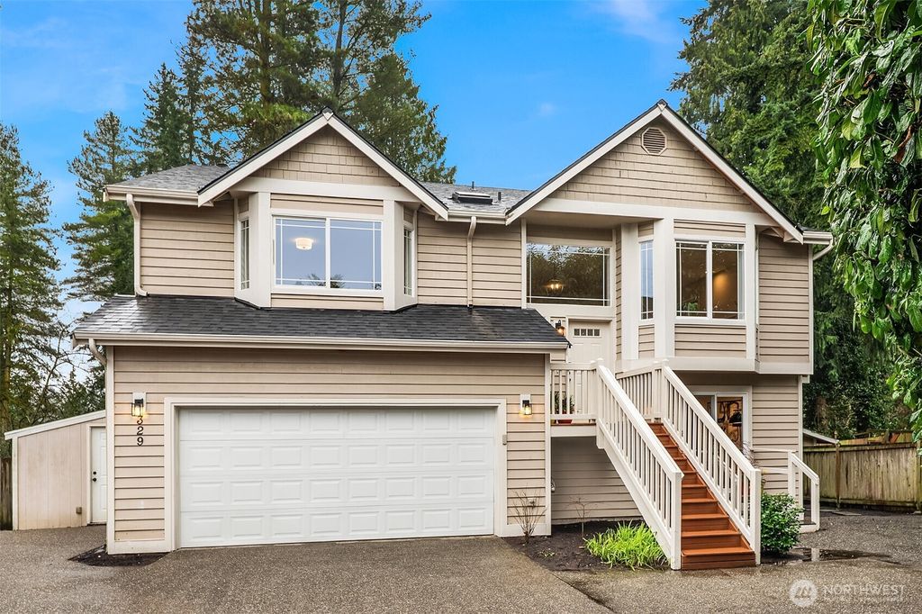 Photo of 329 NE 185th Street, Shoreline, WA 98155 (MLS # 2497513)