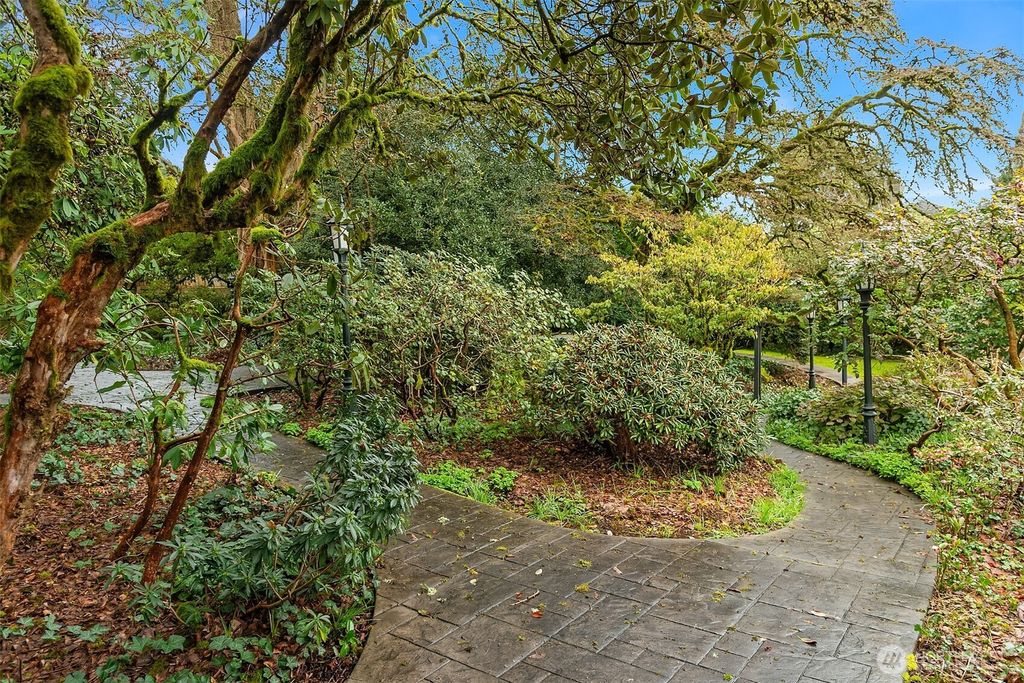 Photo of 1118000701 Broadmoor Drive E, Seattle, WA 98112 (MLS # 2489967)