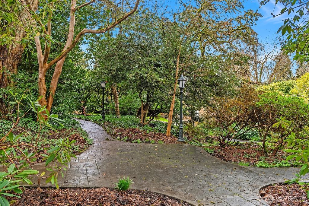 Photo of 1118000701 Broadmoor Drive E, Seattle, WA 98112 (MLS # 2489967)