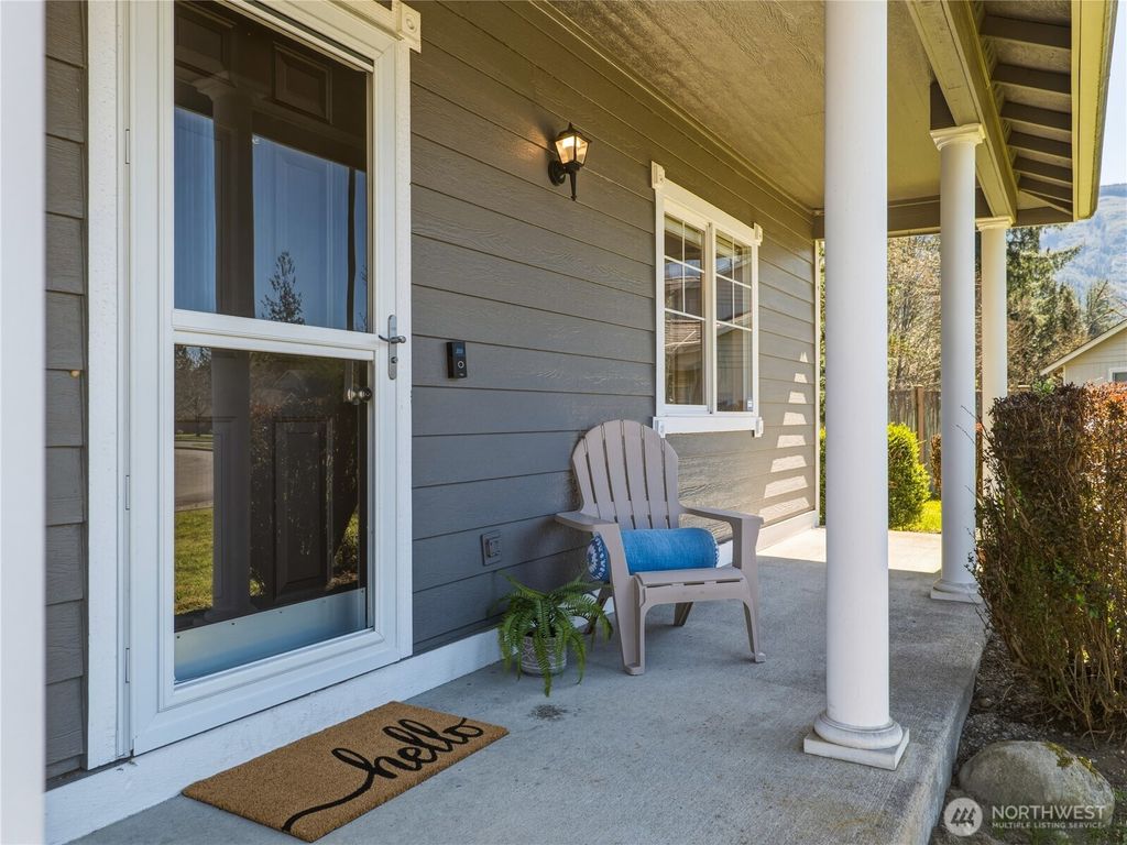 Photo of 228 Amanda Avenue, Gold Bar, WA 98251 (MLS # 2503587)