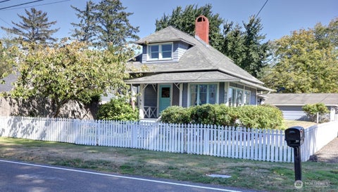 Photo of 4002 K Place, Seaview, WA 98644 (MLS # 2584769)