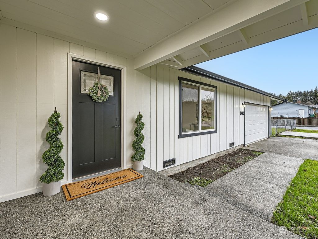 Photo of 6405 58TH Street NE, Marysville, WA 98270 (MLS # 2184752)