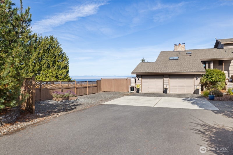 1222 Dutch Drive