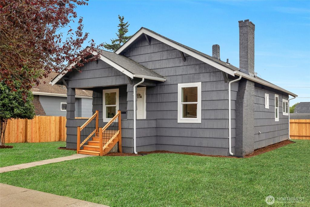 Photo of 1602 Baker Avenue, Everett, WA 98201 (MLS # 2428126)