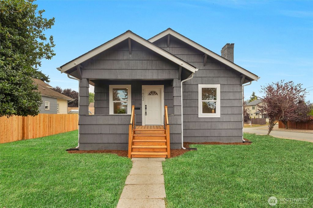 Photo of 1602 Baker Avenue, Everett, WA 98201 (MLS # 2428126)