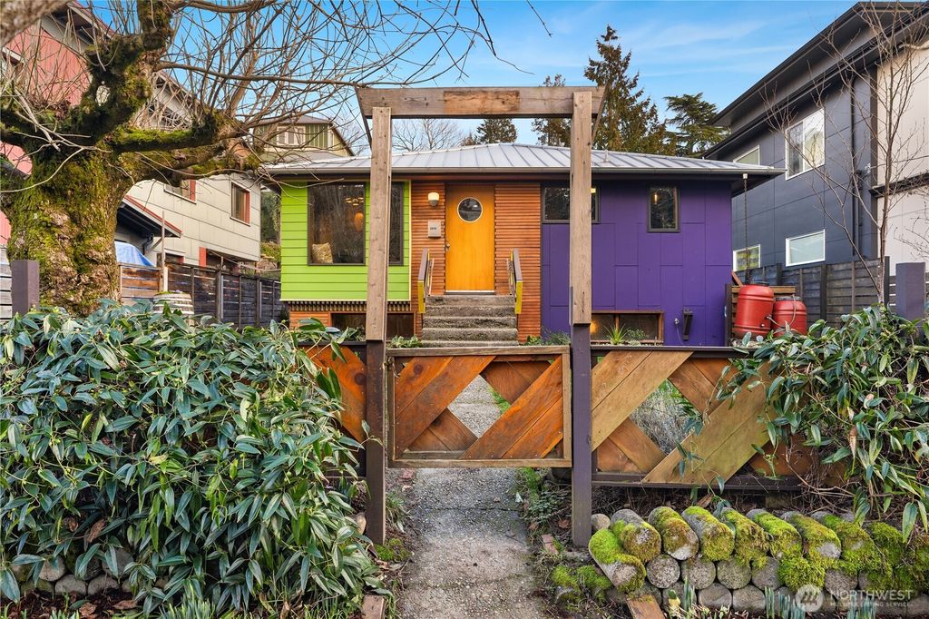 Photo of 3810 Courtland Place S, Seattle, WA 98118 (MLS # 2468840)