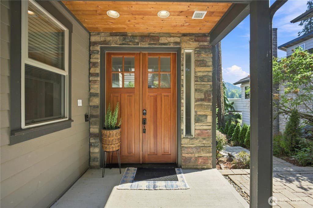 Photo of 7630 129th Avenue SE, Newcastle, WA 98056 (MLS # 2571156)