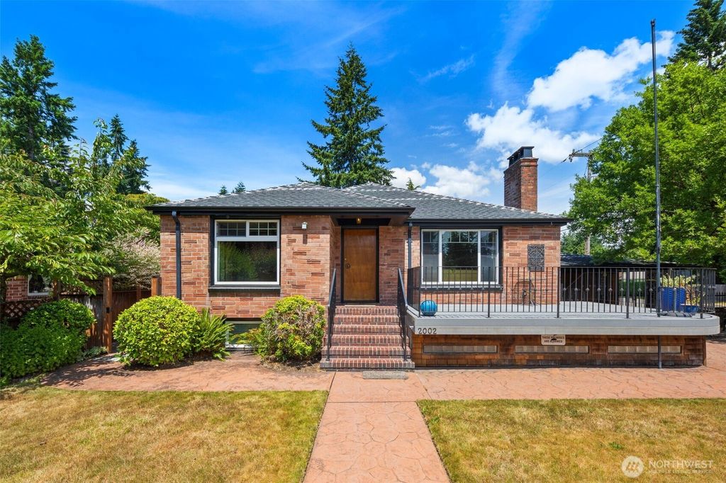 Photo of 2002 SW 149th Street, Burien, WA 98166 (MLS # 2395894)
