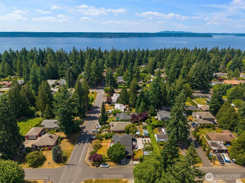Photo of 2002 SW 149th Street, Burien, WA 98166 (MLS # 2395894)