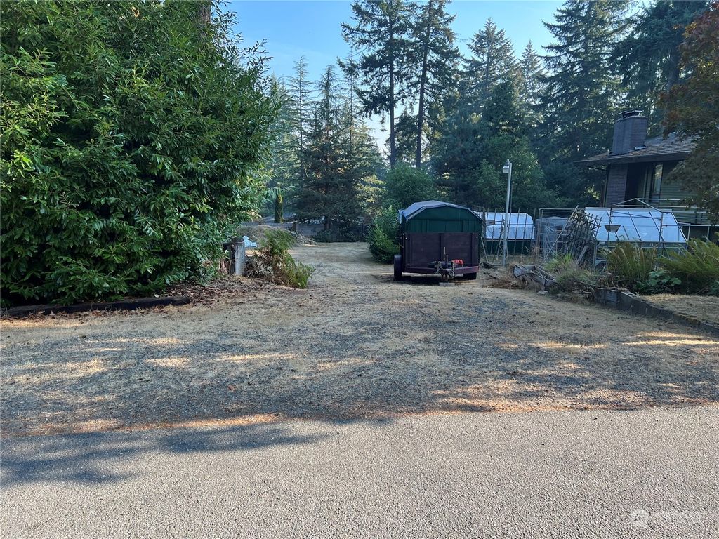 Photo of 1045 Highwood Drive SW, Issaquah, WA 98027 (MLS # 2008096)