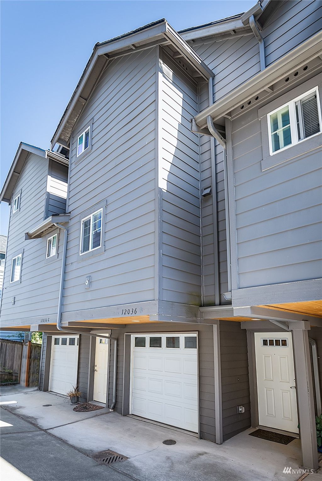 Photo of 12036 Roosevelt Way NE #B, Seattle, WA 98125 (MLS # 1992900)