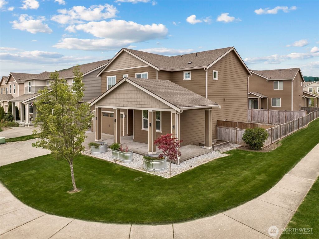 Photo of 201 Grennan Lane N, Enumclaw, WA 98022 (MLS # 2521918)