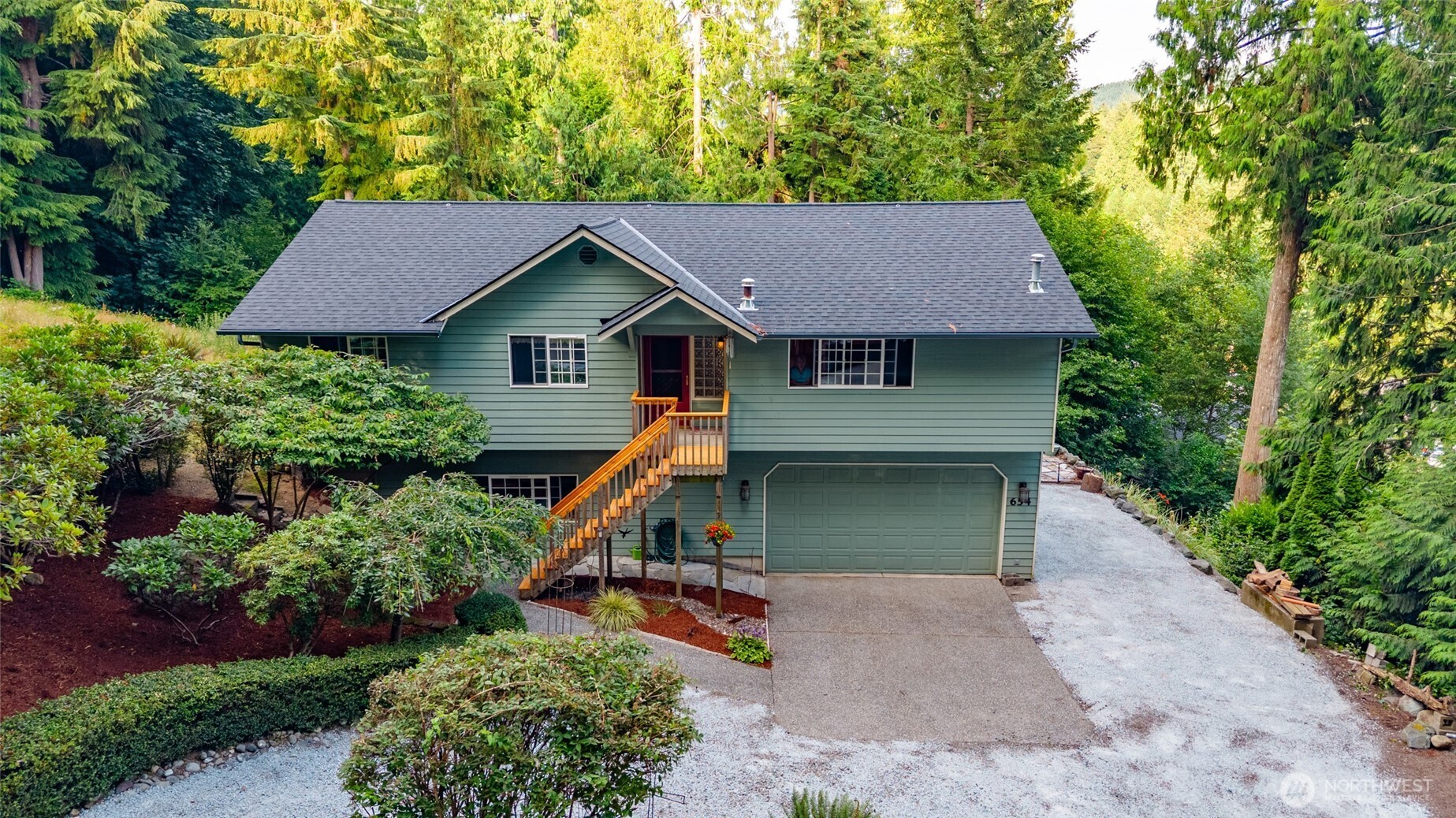 654 Crest Lane