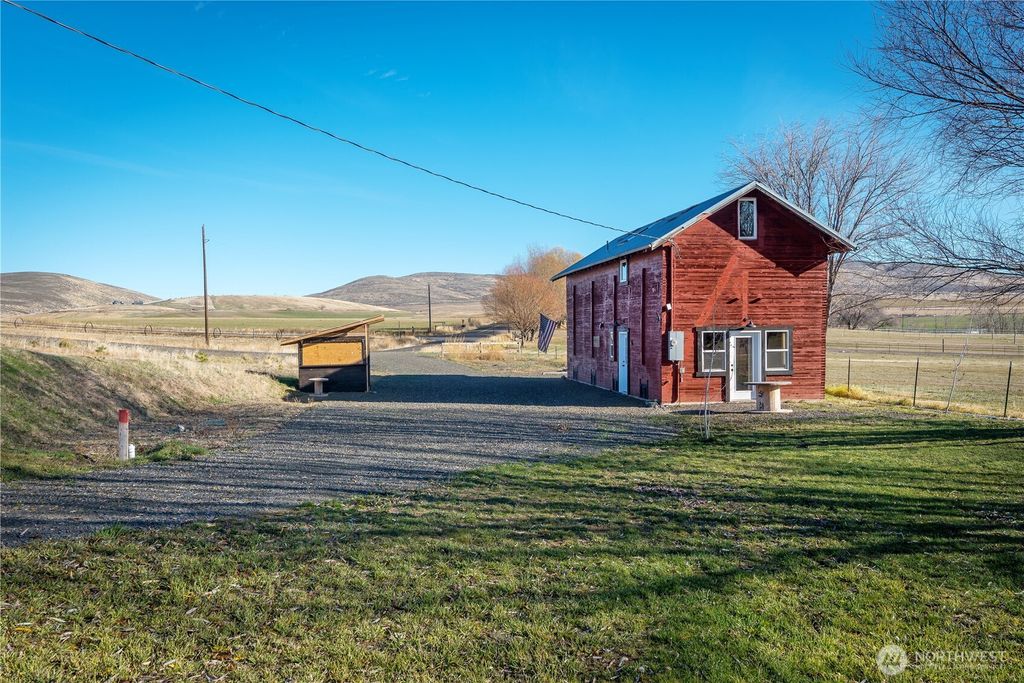 Photo of 5920 4th Parallel Road, Ellensburg, WA 98926 (MLS # 2456597)