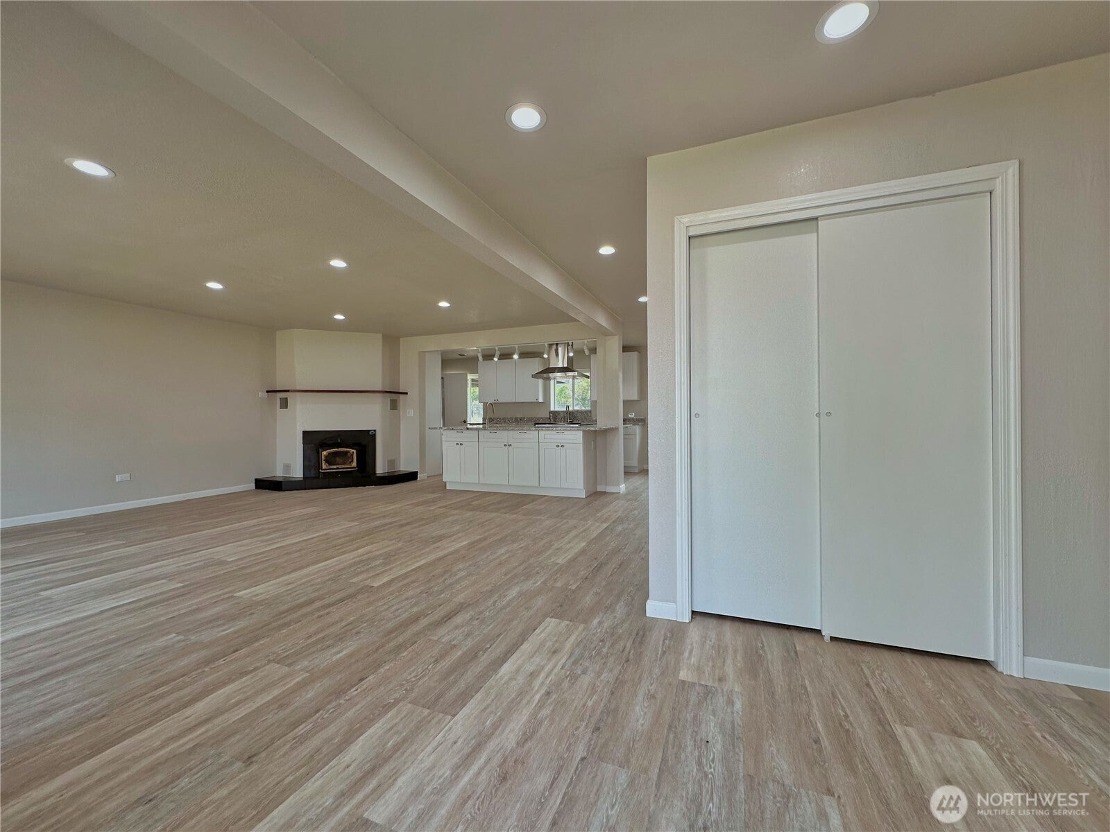 1013 River Drive