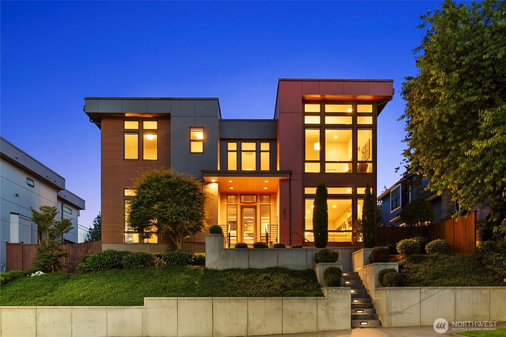 Photo of 211 NE 65th Street, Seattle, WA 98115 (MLS # 2382782)