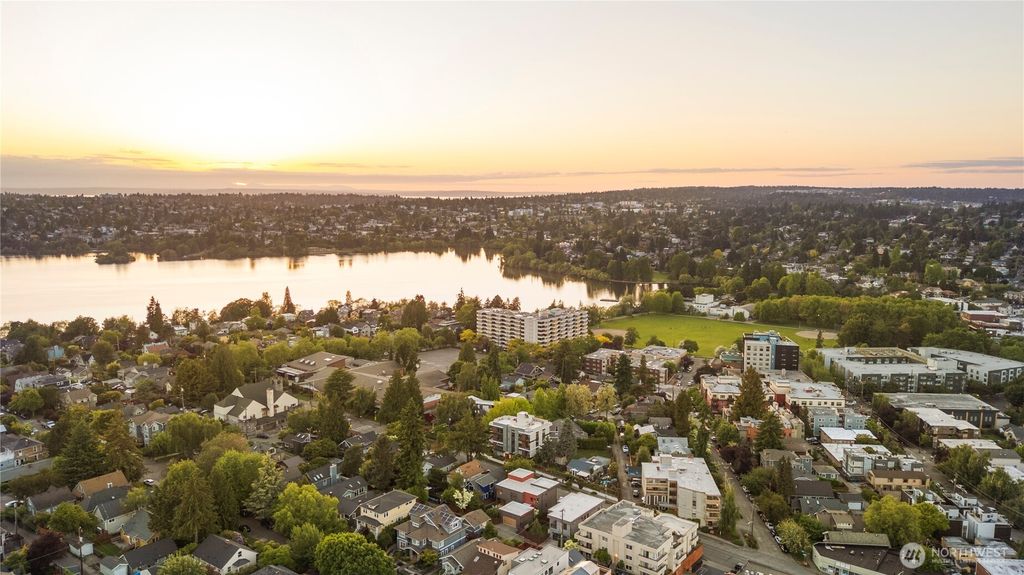 Photo of 211 NE 65th Street, Seattle, WA 98115 (MLS # 2382782)