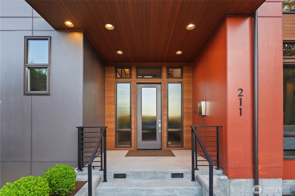 Photo of 211 NE 65th Street, Seattle, WA 98115 (MLS # 2382782)