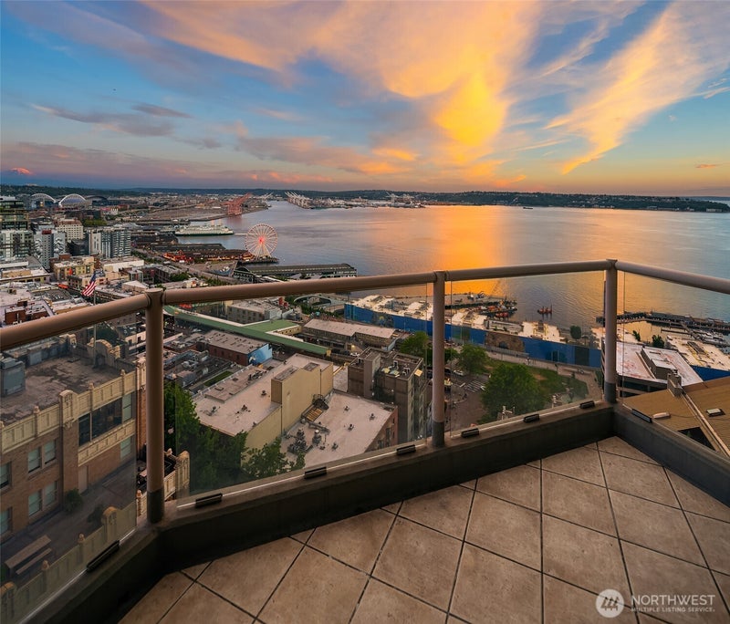 2000 1st Avenue 2504