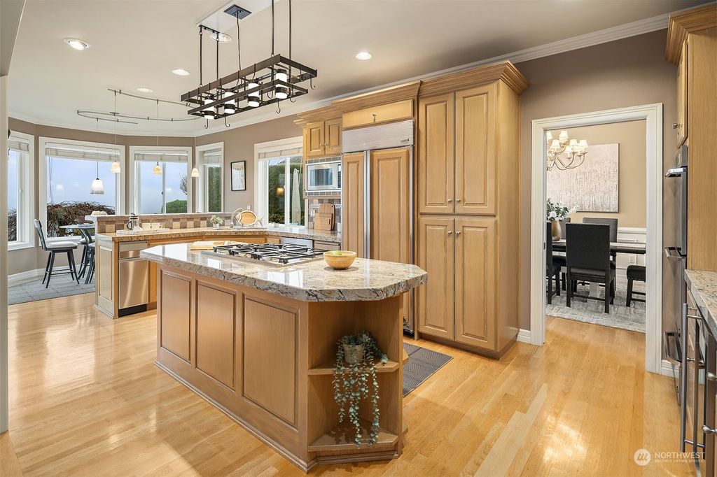 Photo of 18301 NW Marseille Court, Issaquah, WA 98027 (MLS # 2320906)