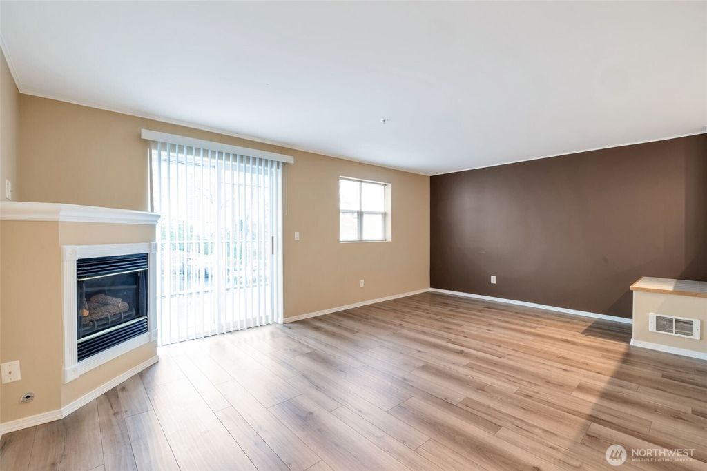 Photo of 3980 129th Place SE #B102, Bellevue, WA 98006 (MLS # 2489914)