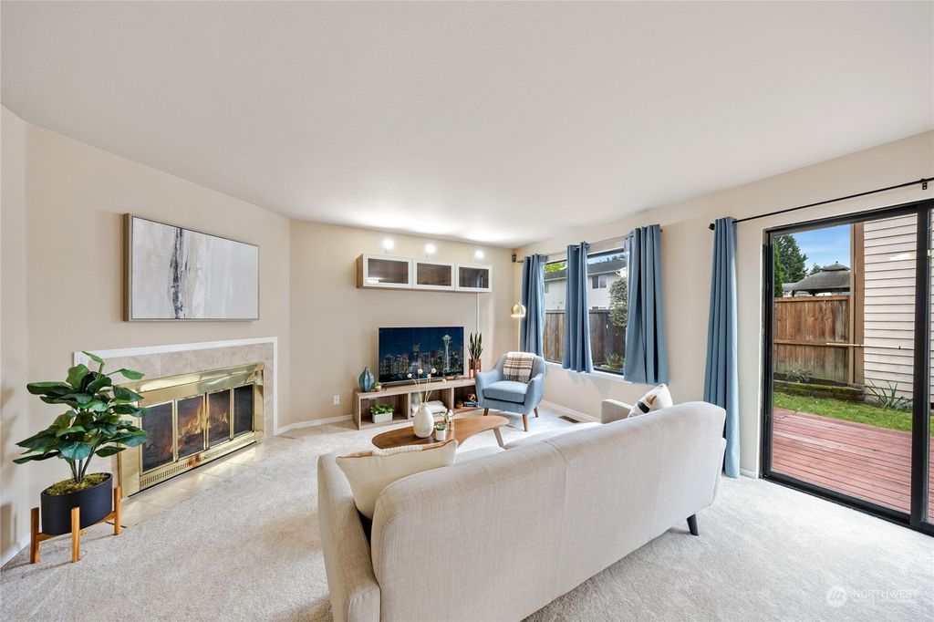 Photo of 1302 3rd Street SE #1, Auburn, WA 98002 (MLS # 2298888)