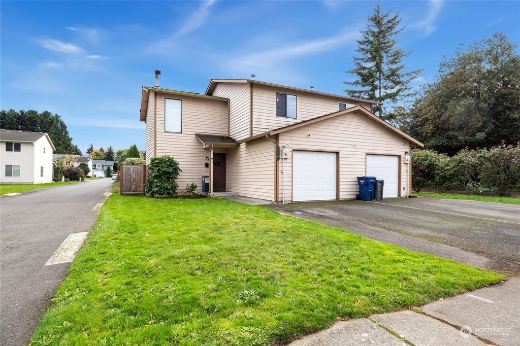 Photo of 1302 3rd Street SE #1, Auburn, WA 98002 (MLS # 2298888)