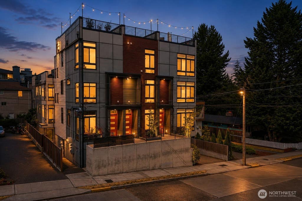 Photo of 1010 A NE 92nd Street, Seattle, WA 98115 (MLS # 2567460)