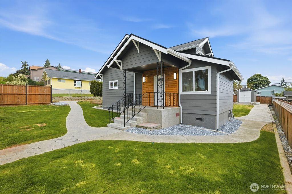 Photo of 2012 E Gregory Street, Tacoma, WA 98404 (MLS # 2522794)