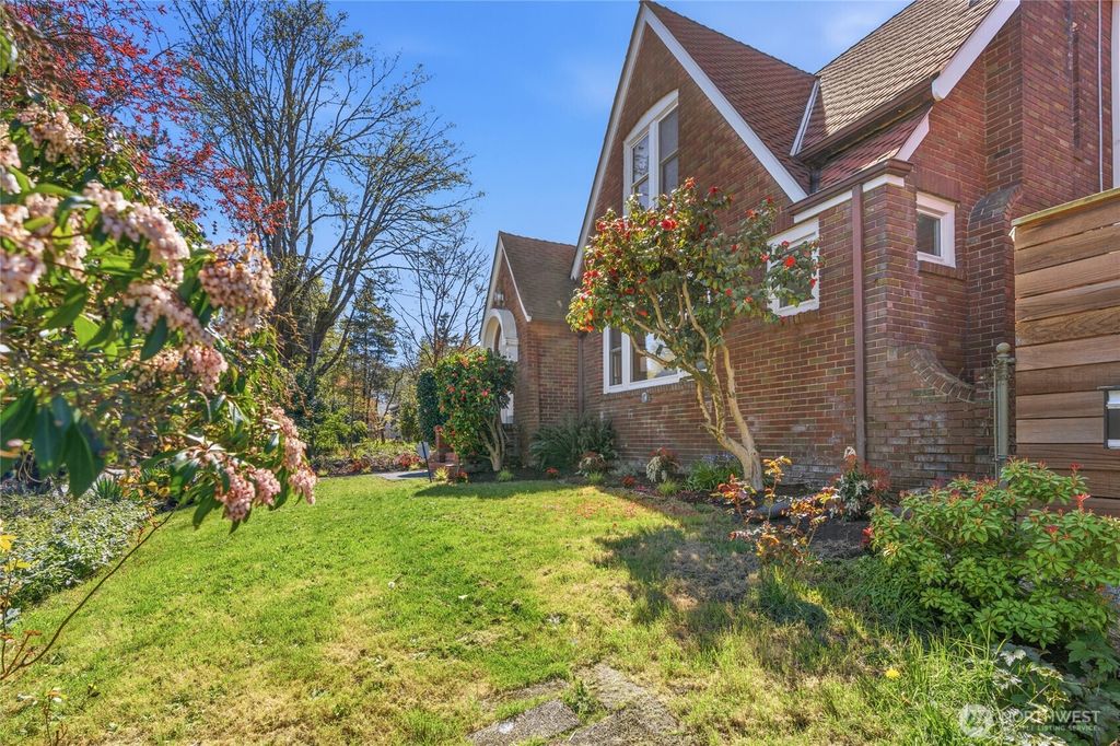 Photo of 7311 Seward Park Avenue S, Seattle, WA 98118 (MLS # 2507842)