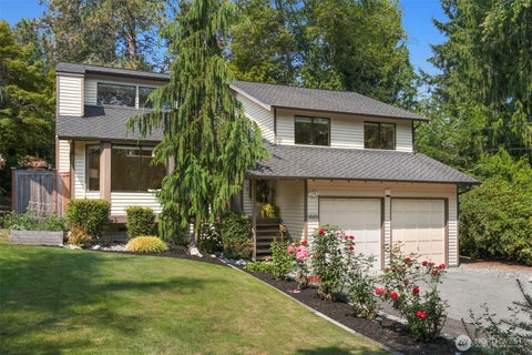 Photo of 9559 45th Avenue NE, Seattle, WA 98115 (MLS # 2560969)