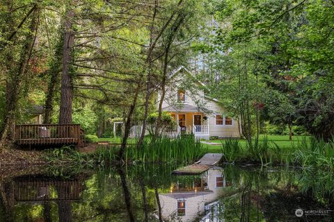 6574 NE New Brooklyn Road, Bainbridge Island, WA 98110 - MLS#: 2317469
