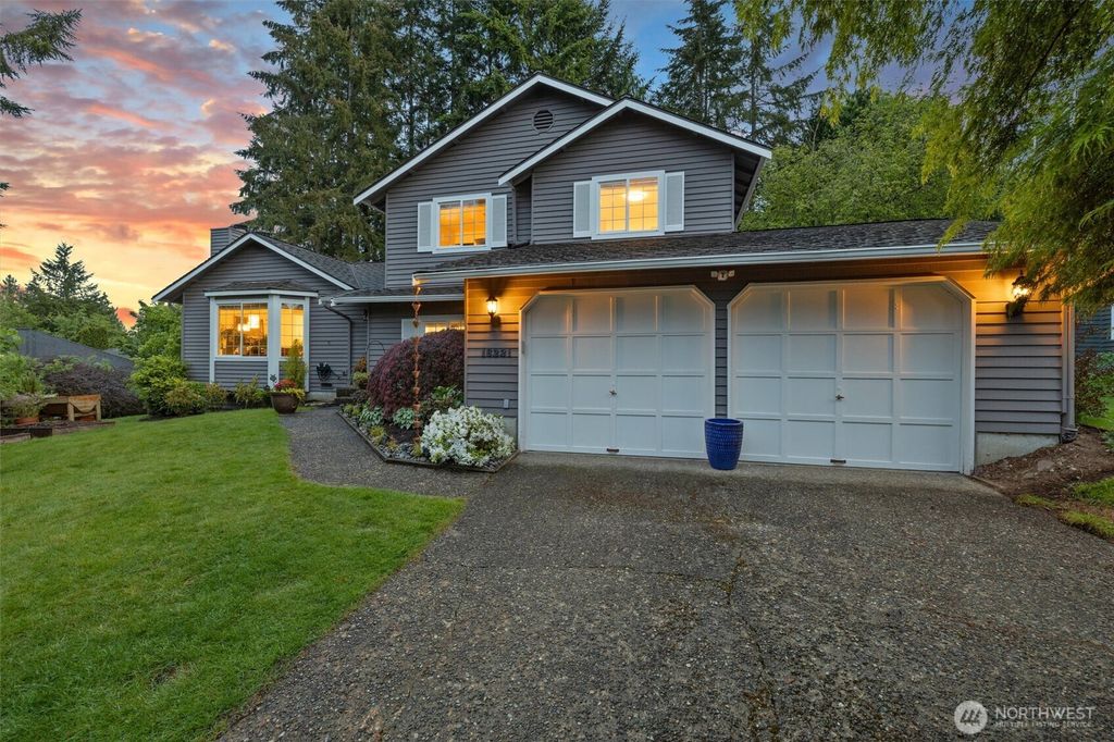 Photo of 18221 NE 108th Court, Redmond, WA 98052 (MLS # 2375606)