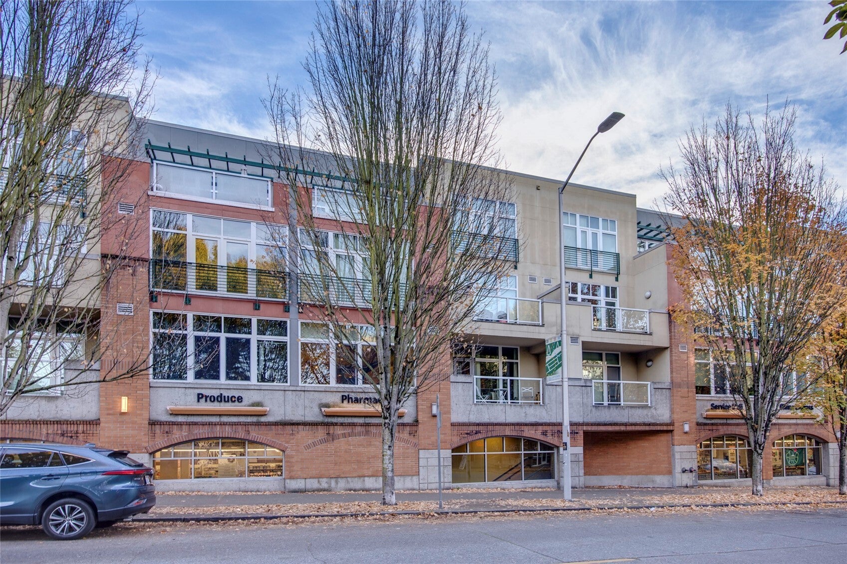 17 W Mercer Street 104