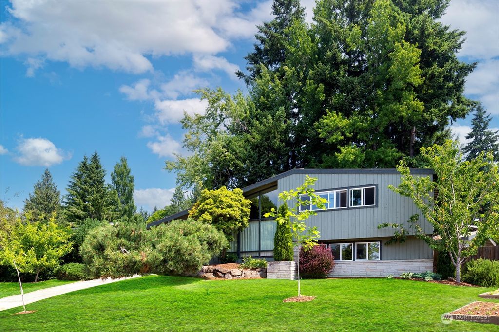 Photo of 16004 NE 3rd Street, Bellevue, WA 98008 (MLS # 2129122)