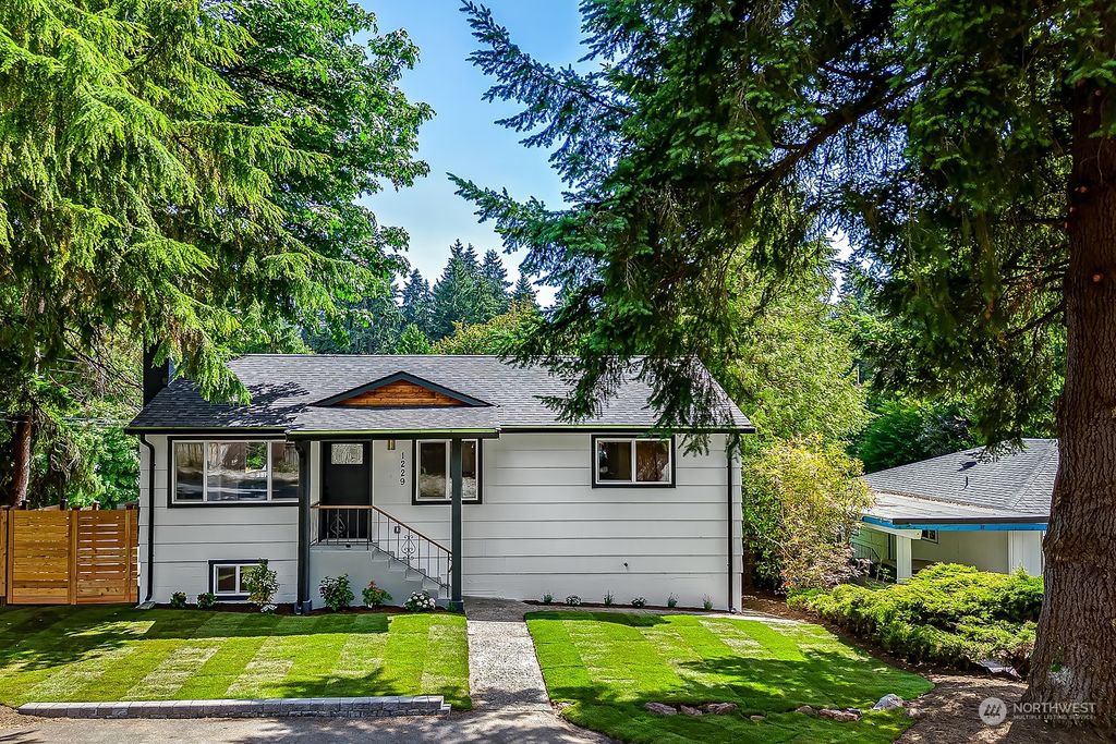 Photo of 1229 NE 107th Street, Seattle, WA 98125 (MLS # 2141899)