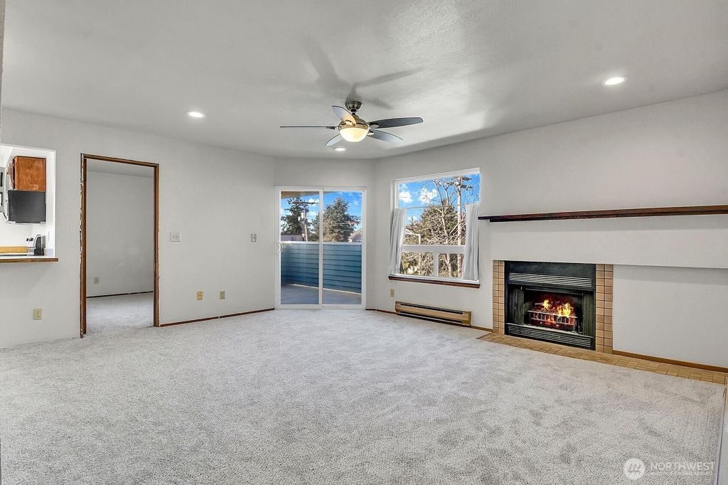 Photo of 21937 7th Avenue S #216, Des Moines, WA 98198 (MLS # 2504226)