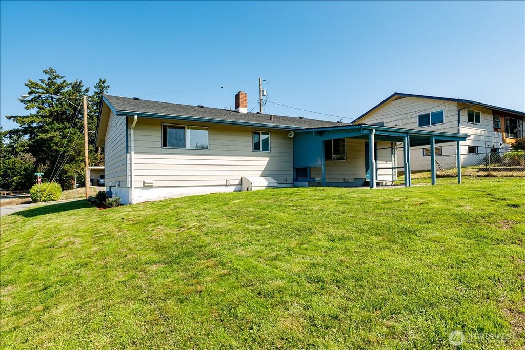 Photo of 1515 NE 3rd Avenue, Oak Harbor, WA 98277 (MLS # 2510195)