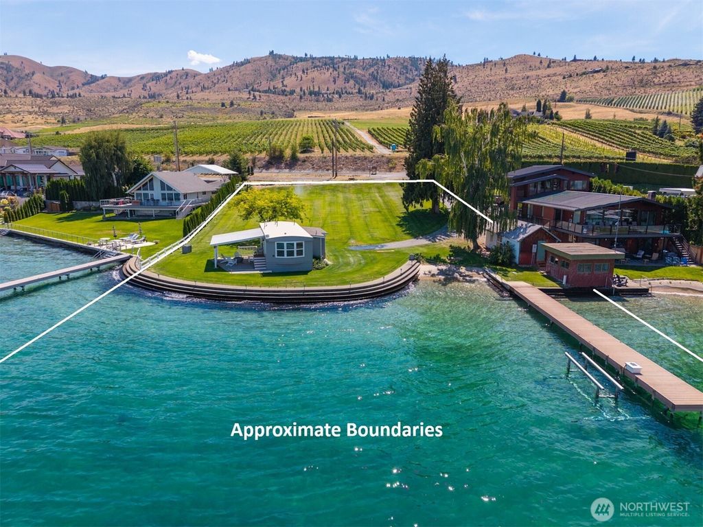Photo of 43 &amp; 49 Gold Coast Lane, Chelan, WA 98816 (MLS # 2530587)