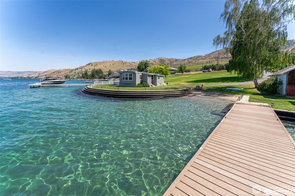 Photo of 43 &amp; 49 Gold Coast Lane, Chelan, WA 98816 (MLS # 2530587)
