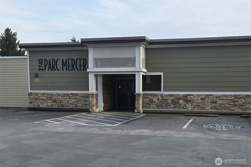 Photo of 2740 76th Avenue SE #502, Mercer Island, WA 98040 (MLS # 2452554)