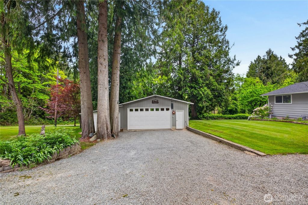 Photo of 1300 Woodland Drive DR, Mount Vernon, WA 98274 (MLS # 2520876)
