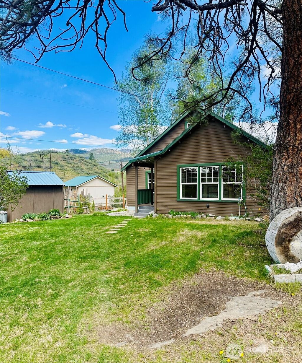 Photo of 146 E Chewuch Road, Winthrop, WA 98862 (MLS # 2513969)