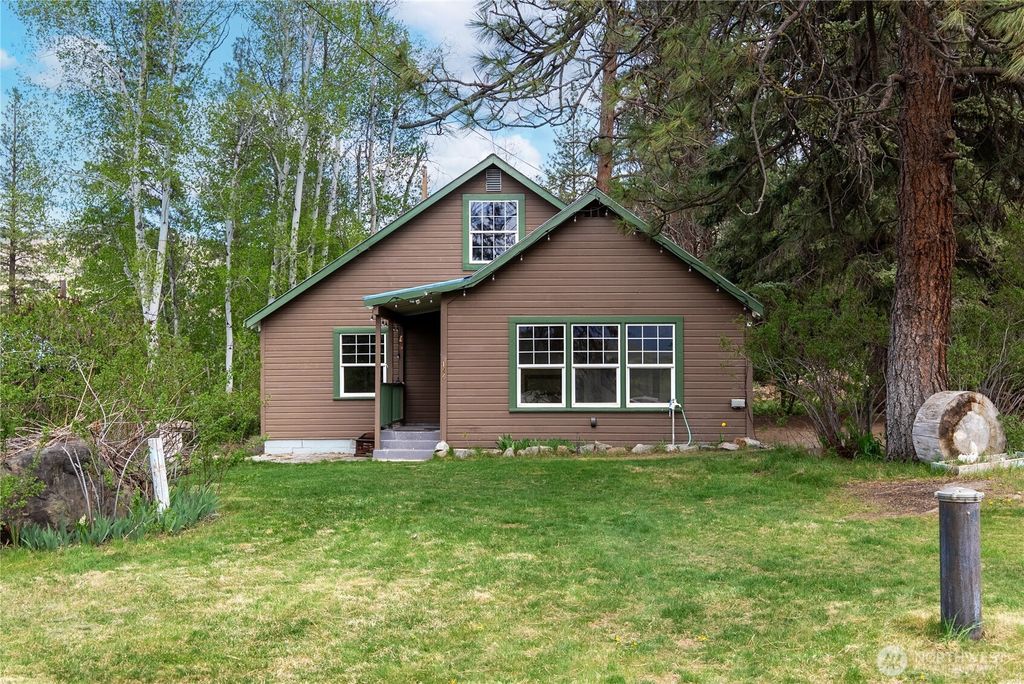 Photo of 146 E Chewuch Road, Winthrop, WA 98862 (MLS # 2513969)