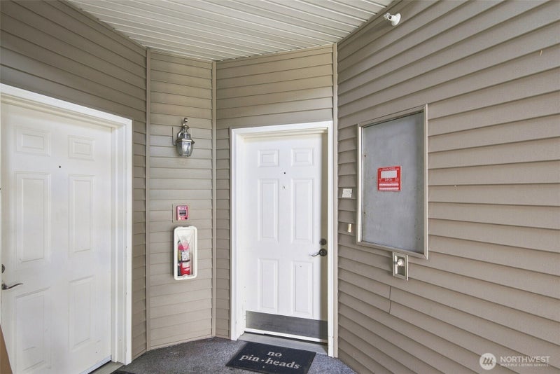 10025 9th Avenue W D102